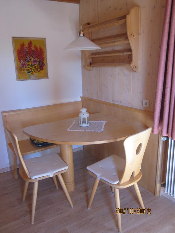 Gasthof Zum Roessl San Genesio Atesino Pokój zdjęcie